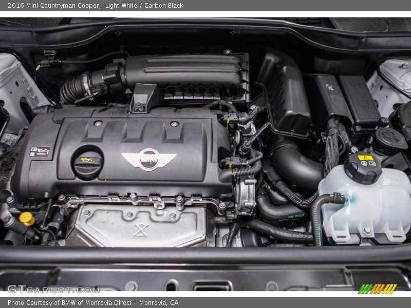 Light White / Carbon Black 2016 Mini Countryman Cooper