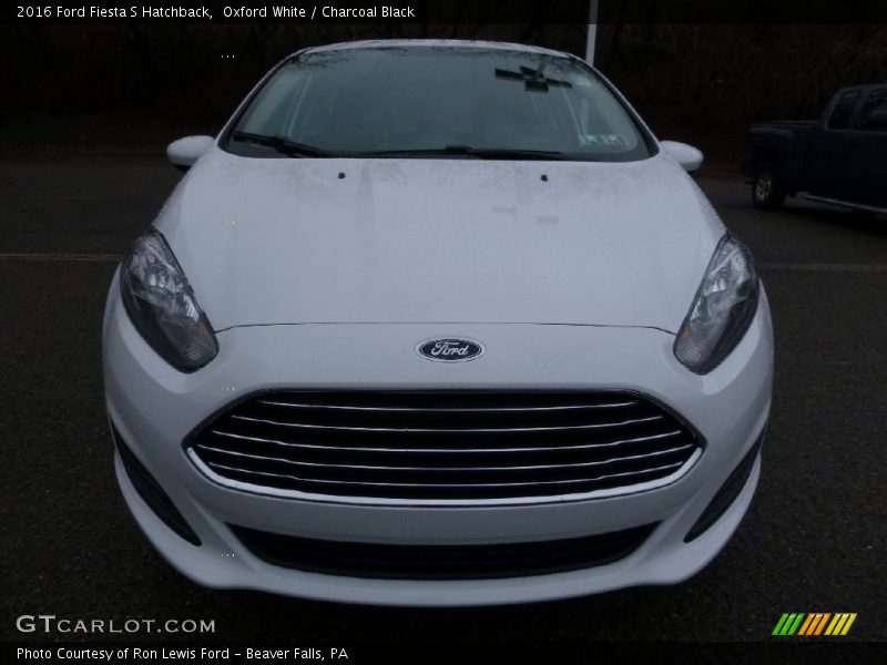 Oxford White / Charcoal Black 2016 Ford Fiesta S Hatchback