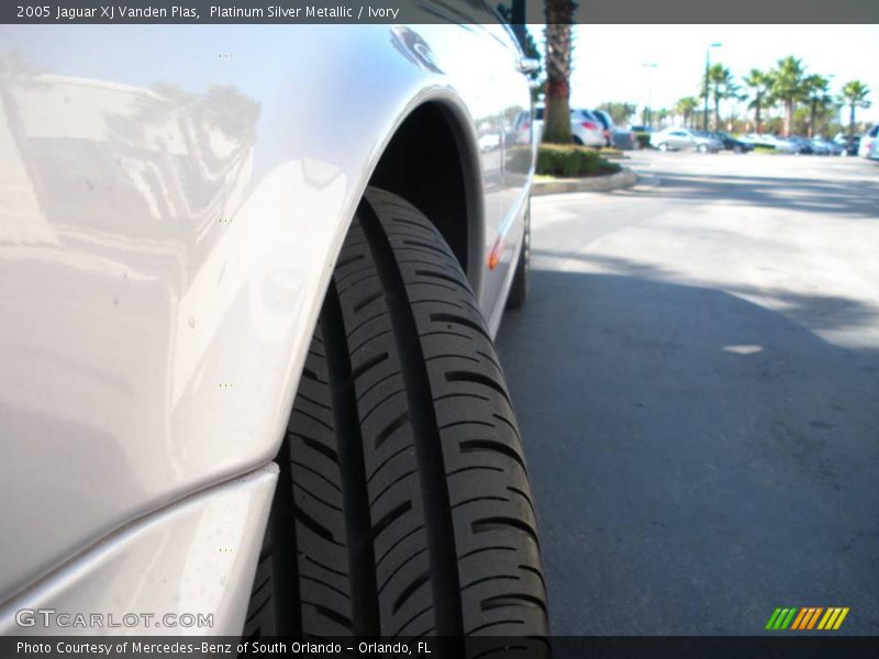 Platinum Silver Metallic / Ivory 2005 Jaguar XJ Vanden Plas