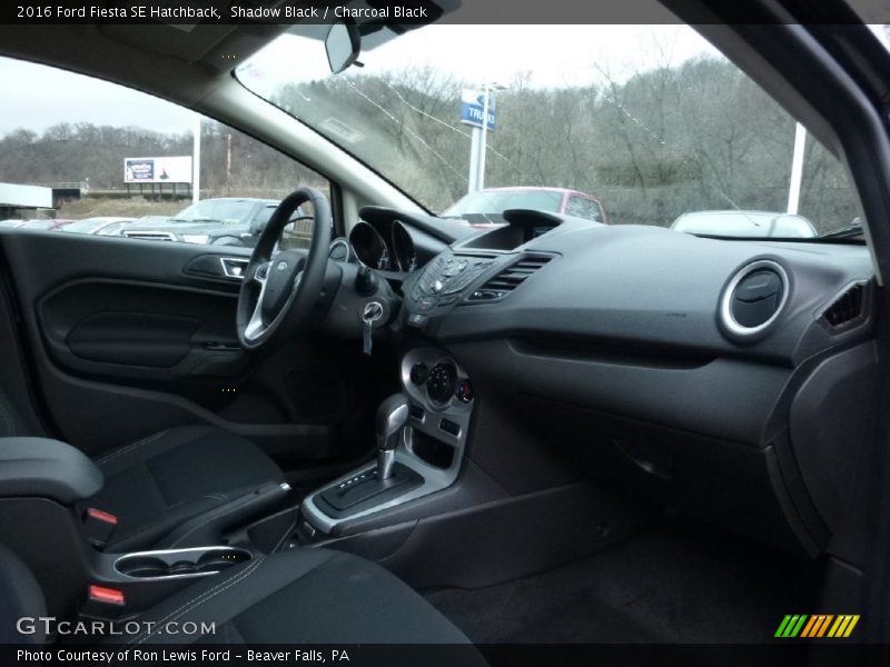Shadow Black / Charcoal Black 2016 Ford Fiesta SE Hatchback