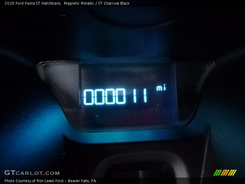 Magnetic Metallic / ST Charcoal Black 2016 Ford Fiesta ST Hatchback