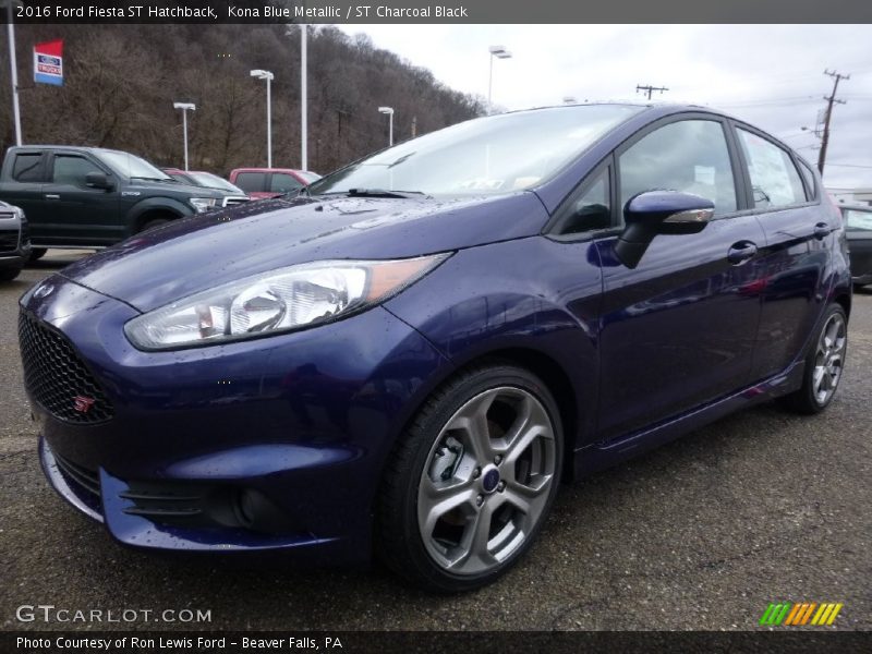 Front 3/4 View of 2016 Fiesta ST Hatchback