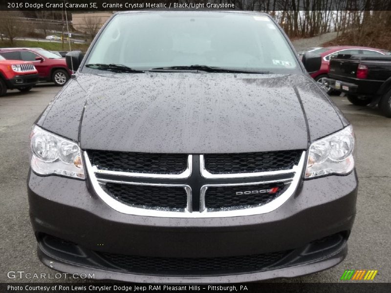 Granite Crystal Metallic / Black/Light Graystone 2016 Dodge Grand Caravan SE
