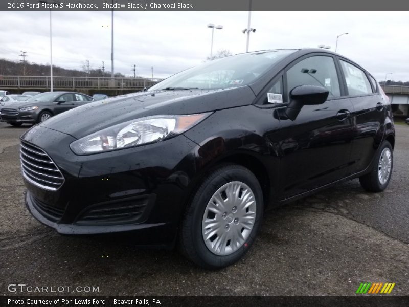 Front 3/4 View of 2016 Fiesta S Hatchback