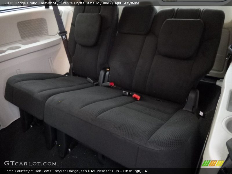 Granite Crystal Metallic / Black/Light Graystone 2016 Dodge Grand Caravan SE
