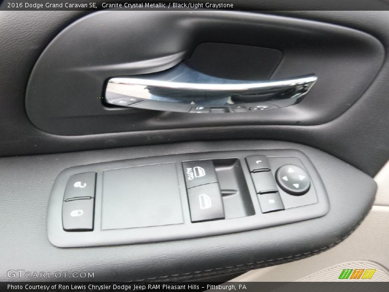 Granite Crystal Metallic / Black/Light Graystone 2016 Dodge Grand Caravan SE