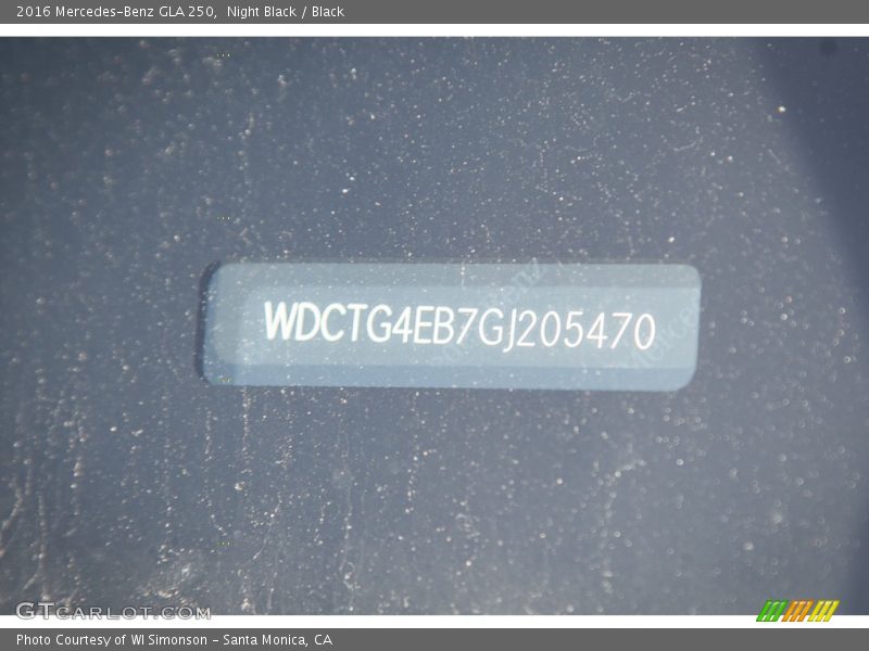 Night Black / Black 2016 Mercedes-Benz GLA 250
