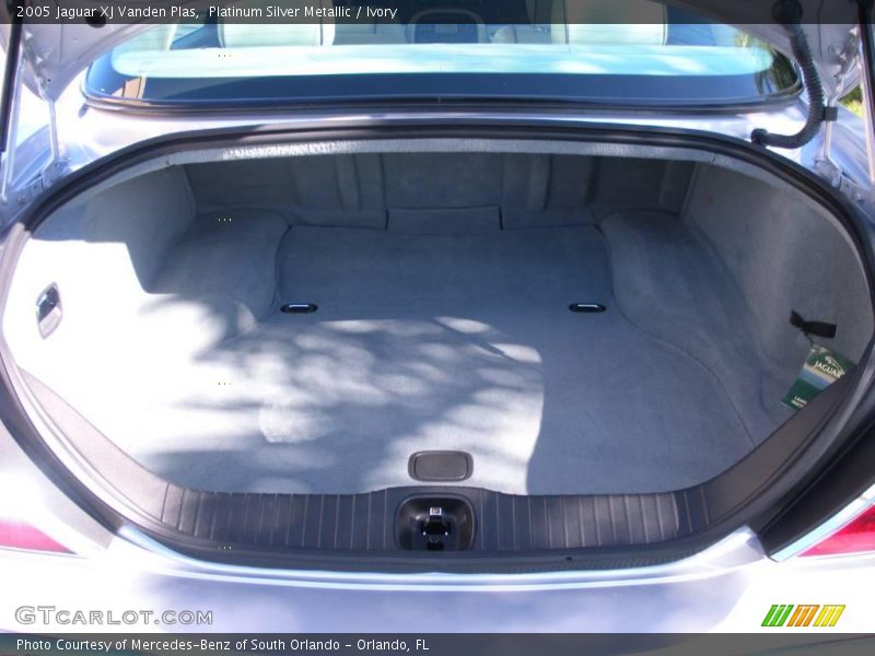 Platinum Silver Metallic / Ivory 2005 Jaguar XJ Vanden Plas