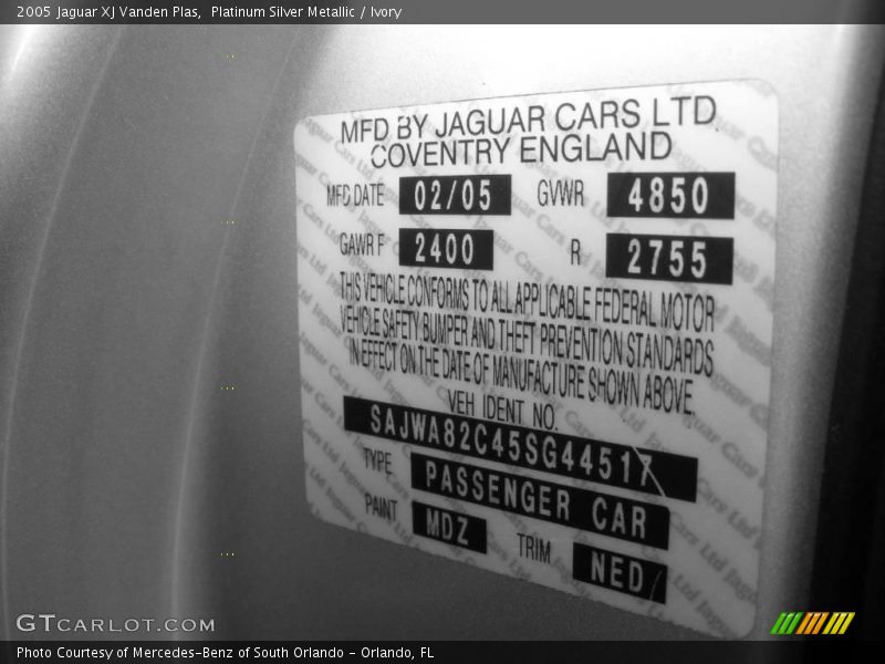 Platinum Silver Metallic / Ivory 2005 Jaguar XJ Vanden Plas