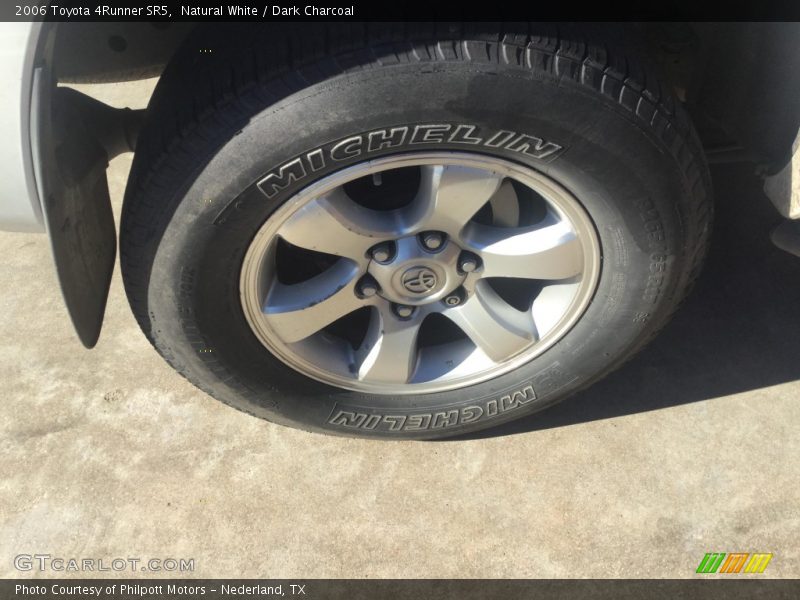 Natural White / Dark Charcoal 2006 Toyota 4Runner SR5