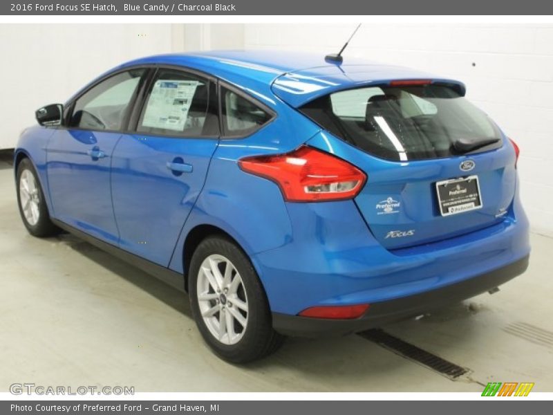 Blue Candy / Charcoal Black 2016 Ford Focus SE Hatch