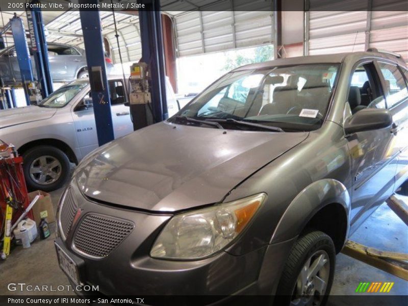 Moonstone Metallic / Slate 2005 Pontiac Vibe