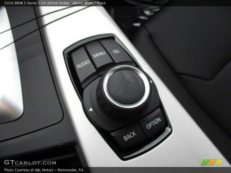 Alpine White / Black 2016 BMW 3 Series 320i xDrive Sedan