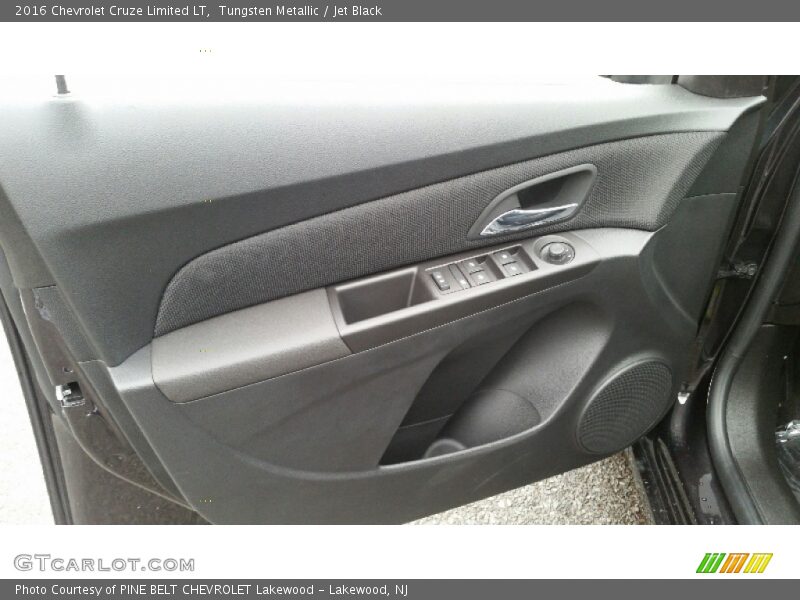 Tungsten Metallic / Jet Black 2016 Chevrolet Cruze Limited LT