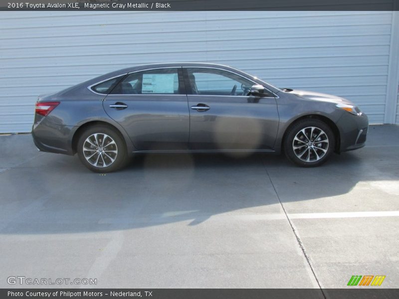 Magnetic Gray Metallic / Black 2016 Toyota Avalon XLE