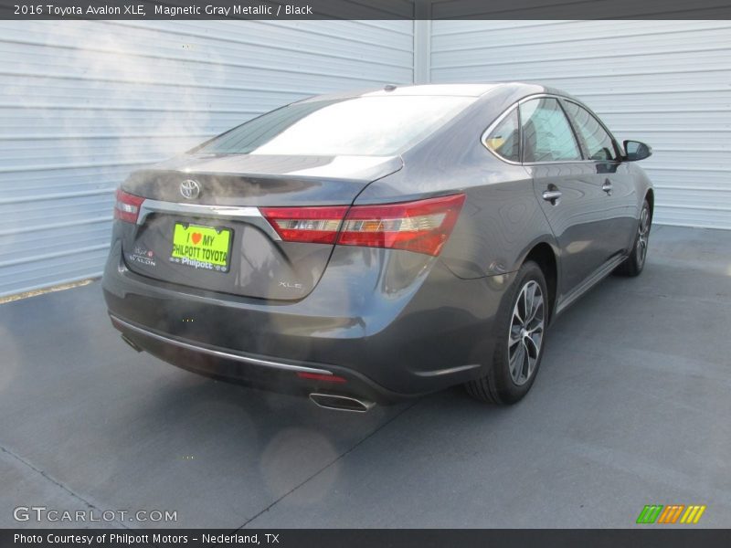 Magnetic Gray Metallic / Black 2016 Toyota Avalon XLE