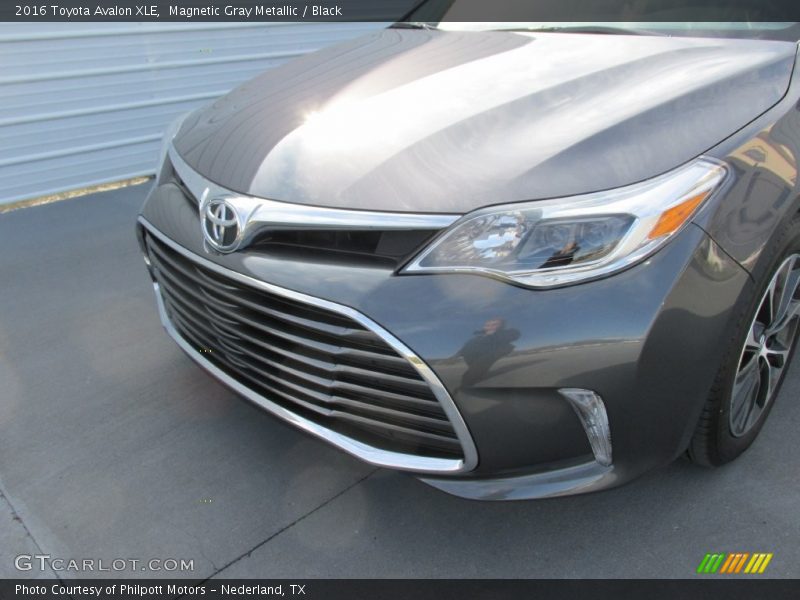 Magnetic Gray Metallic / Black 2016 Toyota Avalon XLE