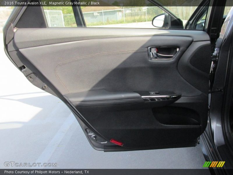 Magnetic Gray Metallic / Black 2016 Toyota Avalon XLE