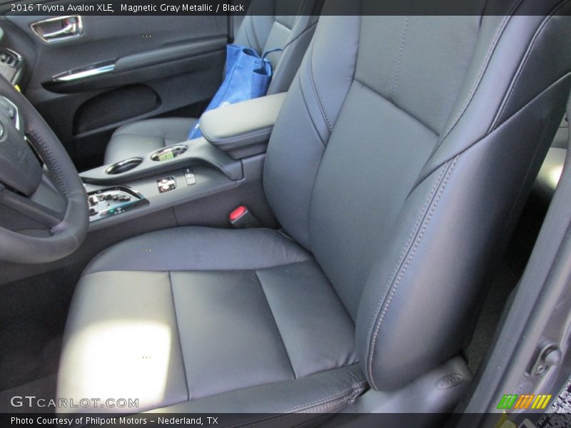 Magnetic Gray Metallic / Black 2016 Toyota Avalon XLE