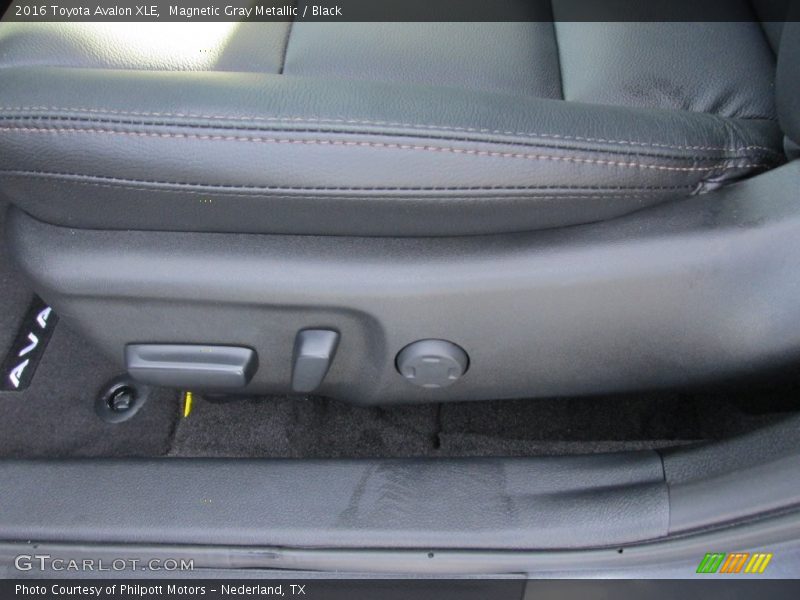 Magnetic Gray Metallic / Black 2016 Toyota Avalon XLE