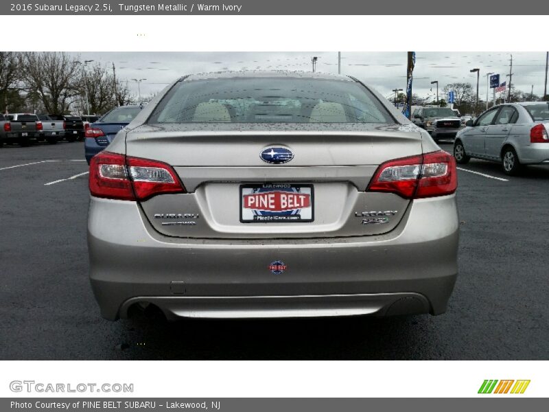 Tungsten Metallic / Warm Ivory 2016 Subaru Legacy 2.5i