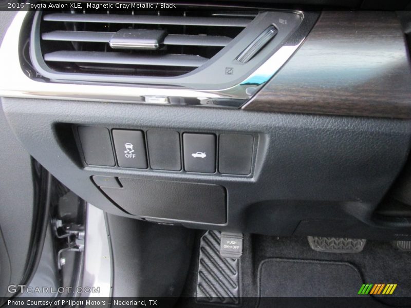 Magnetic Gray Metallic / Black 2016 Toyota Avalon XLE