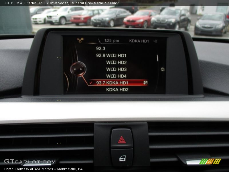 Mineral Grey Metallic / Black 2016 BMW 3 Series 320i xDrive Sedan