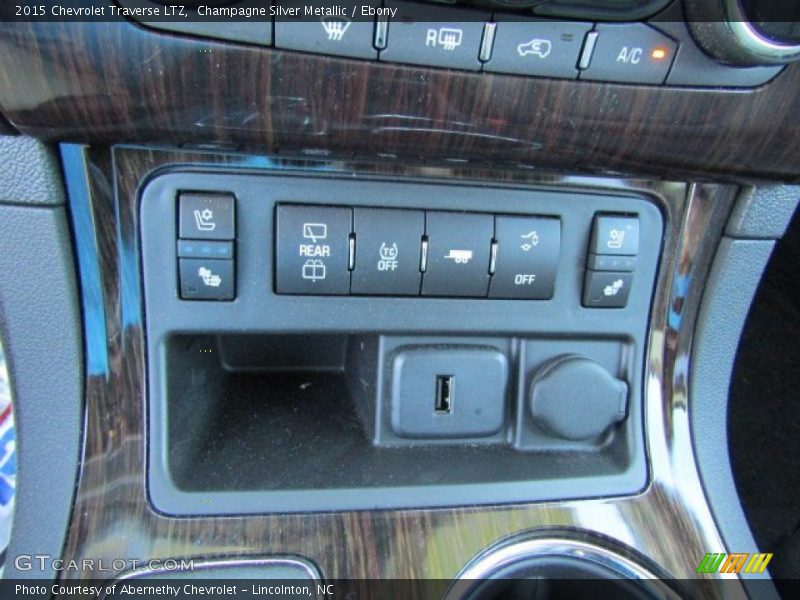 Champagne Silver Metallic / Ebony 2015 Chevrolet Traverse LTZ