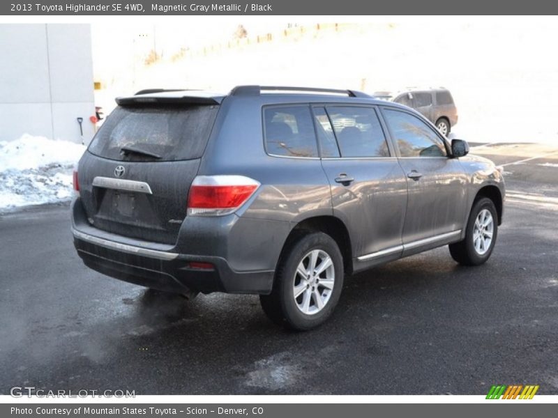 Magnetic Gray Metallic / Black 2013 Toyota Highlander SE 4WD