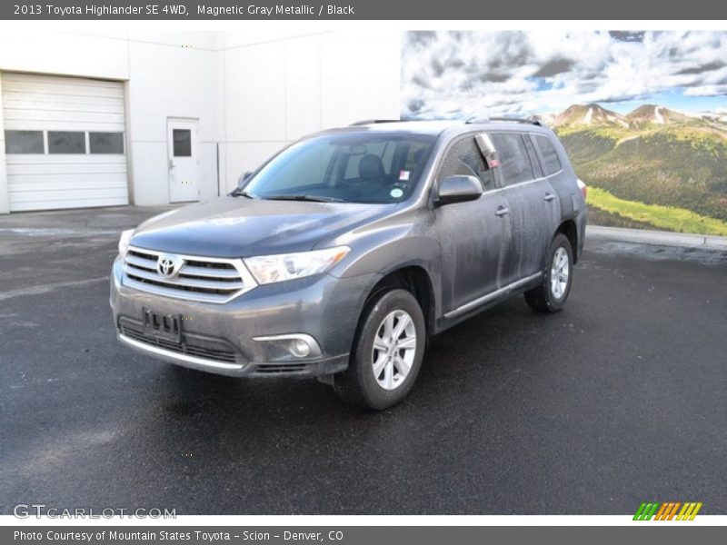 Front 3/4 View of 2013 Highlander SE 4WD