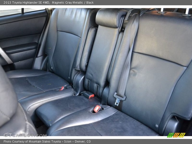 Magnetic Gray Metallic / Black 2013 Toyota Highlander SE 4WD