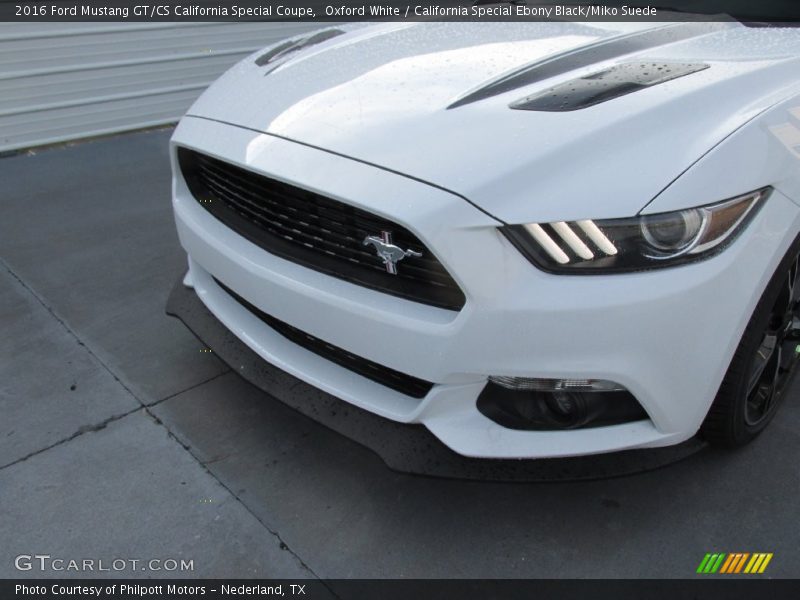 Oxford White / California Special Ebony Black/Miko Suede 2016 Ford Mustang GT/CS California Special Coupe