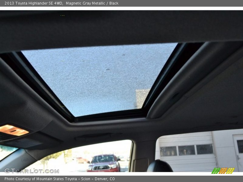 Magnetic Gray Metallic / Black 2013 Toyota Highlander SE 4WD