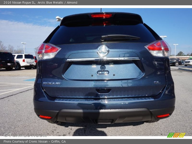 Arctic Blue Metallic / Almond 2016 Nissan Rogue SL