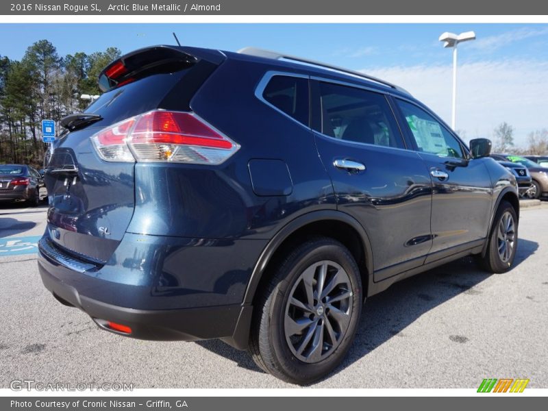 Arctic Blue Metallic / Almond 2016 Nissan Rogue SL