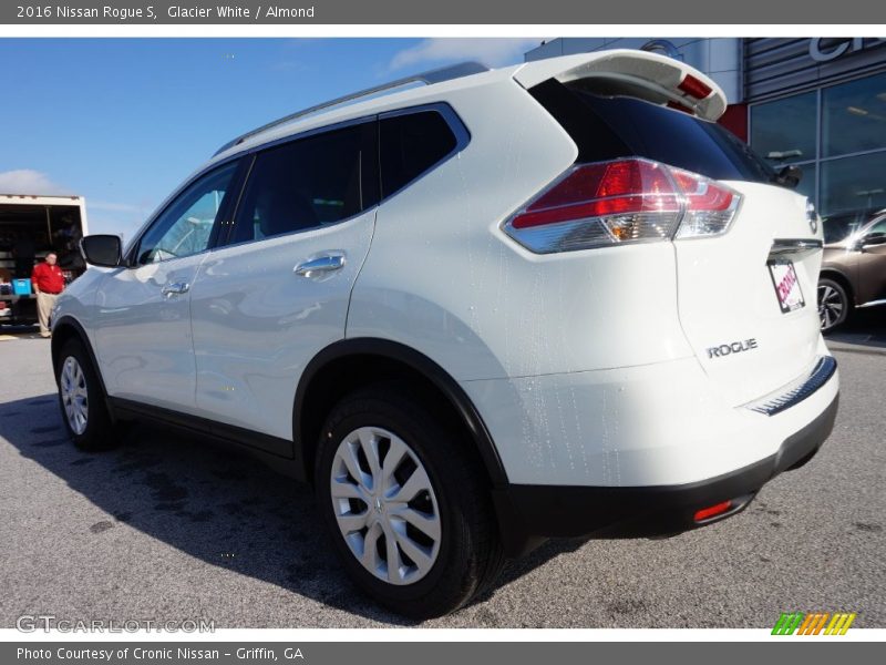 Glacier White / Almond 2016 Nissan Rogue S