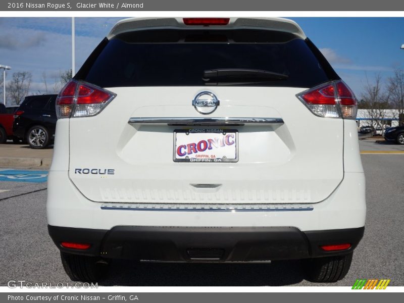 Glacier White / Almond 2016 Nissan Rogue S