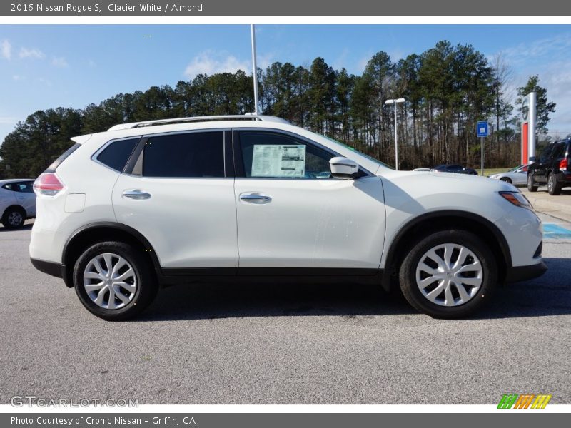 Glacier White / Almond 2016 Nissan Rogue S