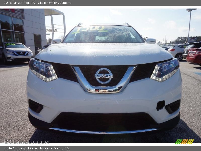 Glacier White / Almond 2016 Nissan Rogue S