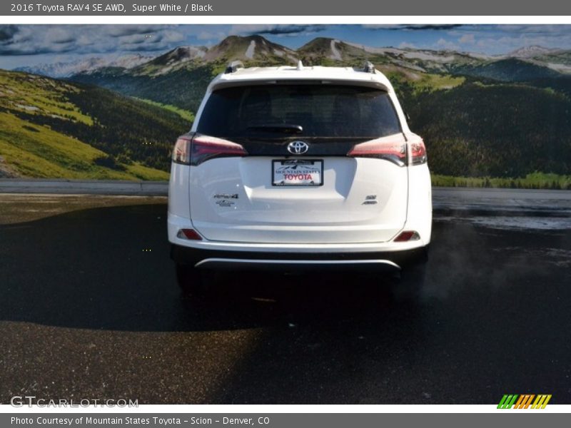 Super White / Black 2016 Toyota RAV4 SE AWD