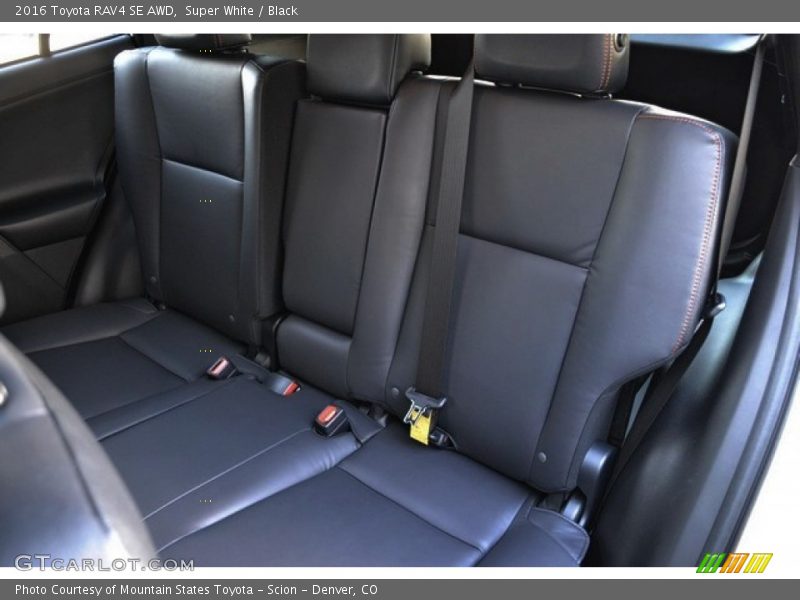 Super White / Black 2016 Toyota RAV4 SE AWD