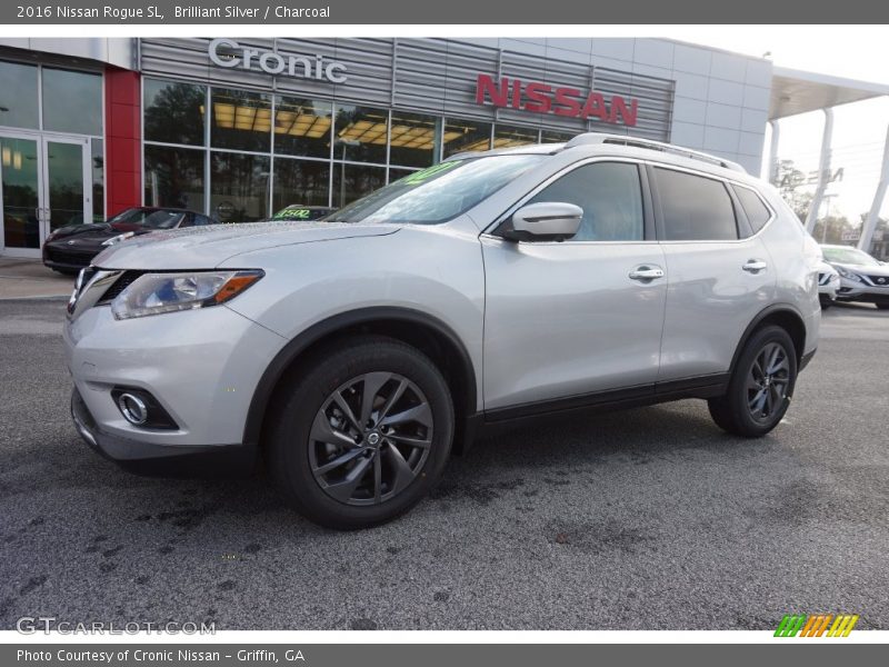 Brilliant Silver / Charcoal 2016 Nissan Rogue SL