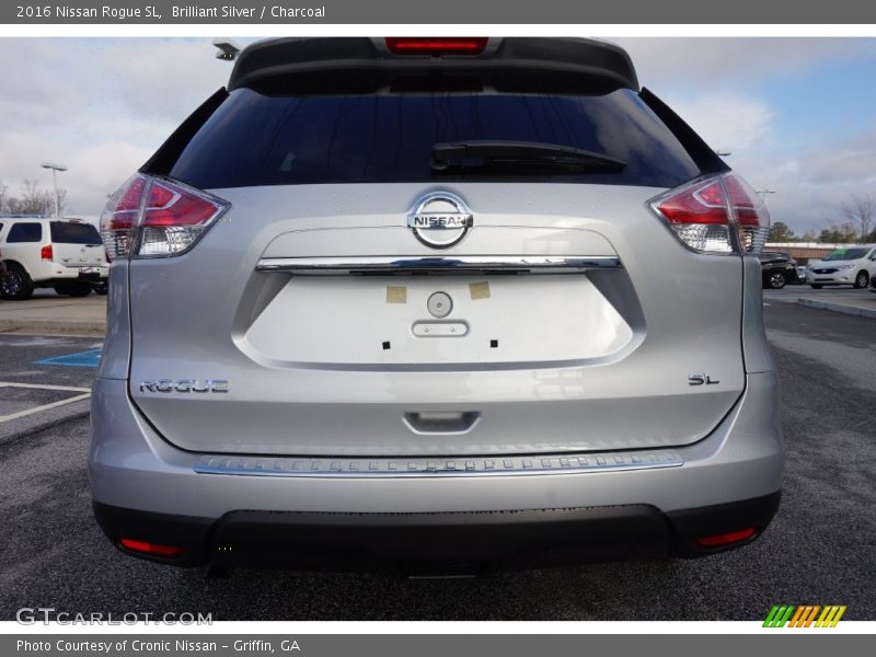 Brilliant Silver / Charcoal 2016 Nissan Rogue SL