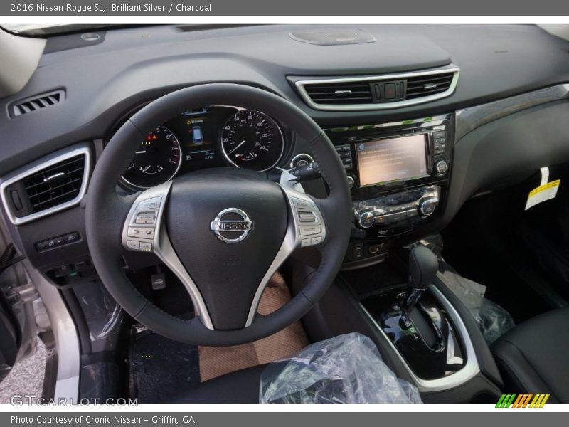 Brilliant Silver / Charcoal 2016 Nissan Rogue SL