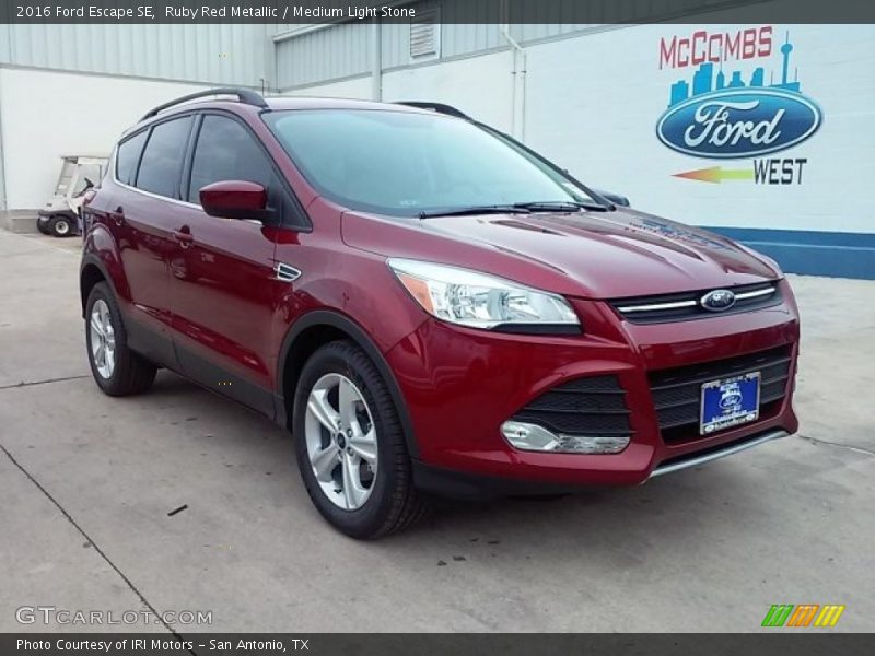 Ruby Red Metallic / Medium Light Stone 2016 Ford Escape SE