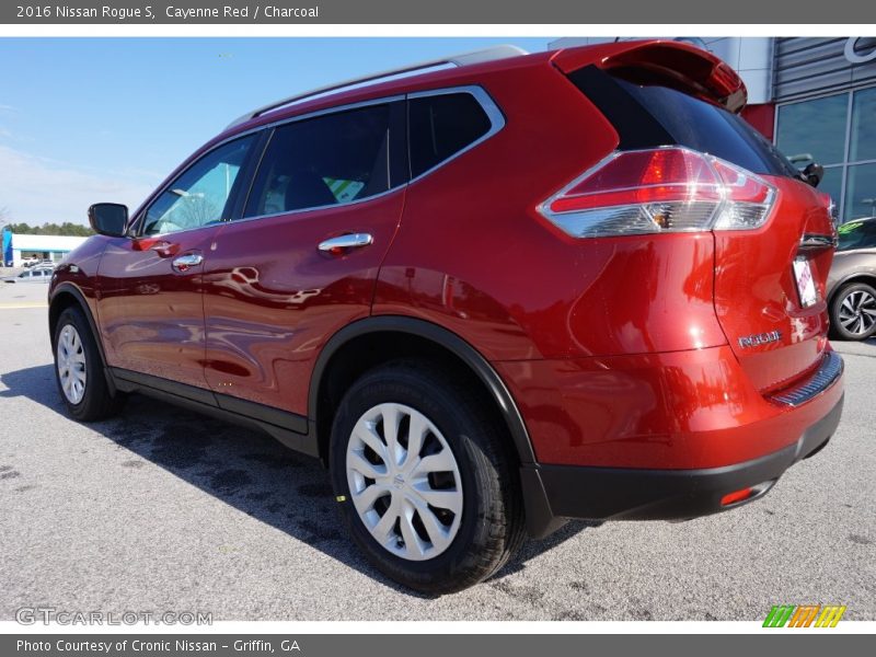 Cayenne Red / Charcoal 2016 Nissan Rogue S