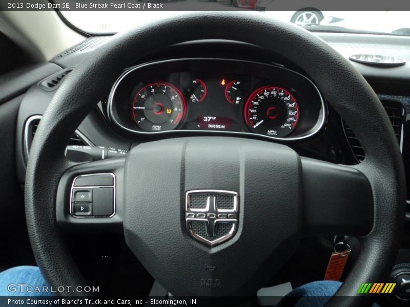 Blue Streak Pearl Coat / Black 2013 Dodge Dart SE