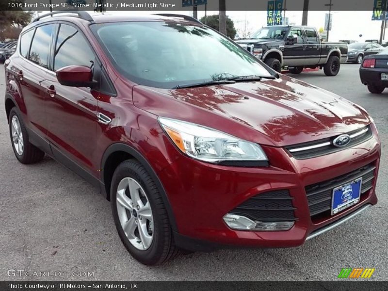 Sunset Metallic / Medium Light Stone 2016 Ford Escape SE