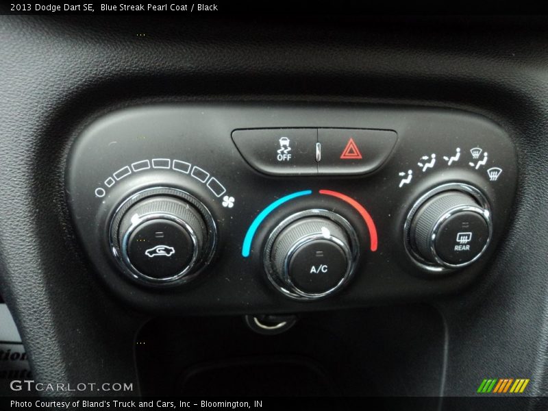Blue Streak Pearl Coat / Black 2013 Dodge Dart SE