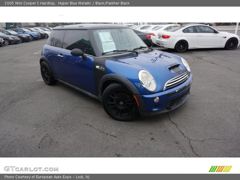 Front 3/4 View of 2005 Cooper S Hardtop